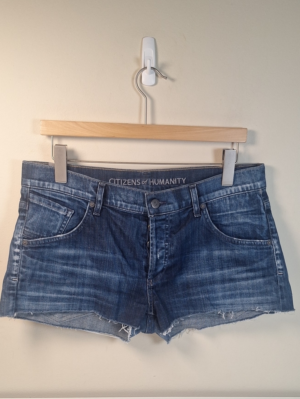 Citiziens Of Humanity Low Rise Jean Shorts Size 29